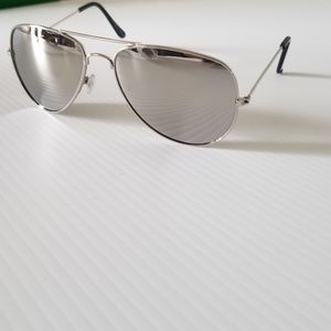 Brand New Silver Mirror Aviator Sunglasses